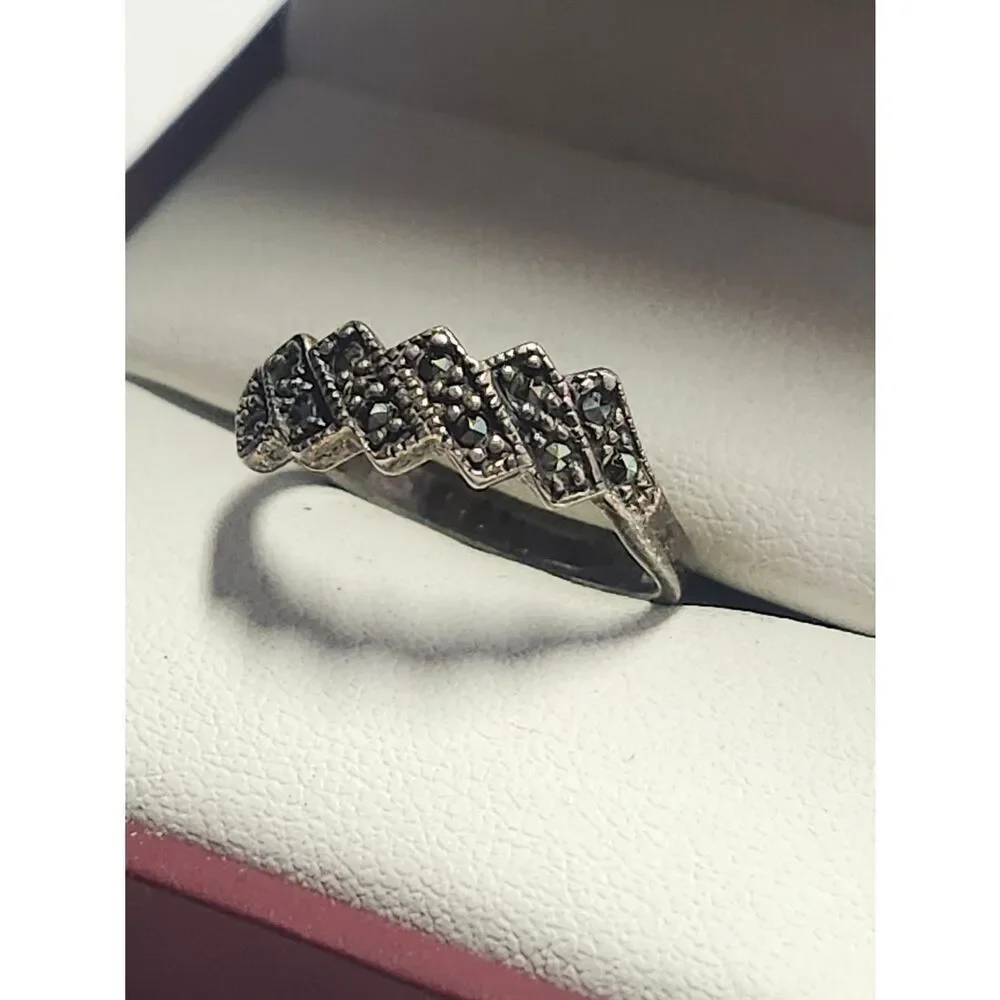 Beautiful Sterling Silver Marcasite Wave Ring Size 7 NF 925 Oxidized